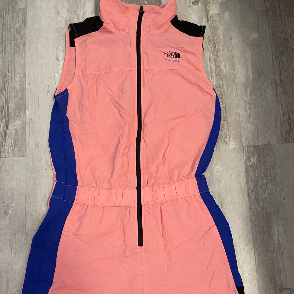 North Face 90 Extreme Coral/Pink suit Size L